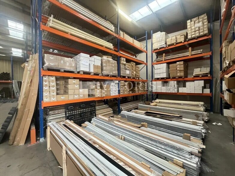 Flex in Chassieu for lease - Building Photo - Image 3 of 13