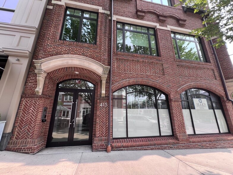 415-417 Greenwich Ave, Greenwich, CT for lease - Building Photo - Image 3 of 9