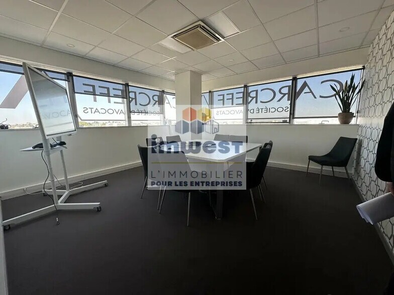 Office in Rennes for sale - Interior Photo - Image 2 of 5