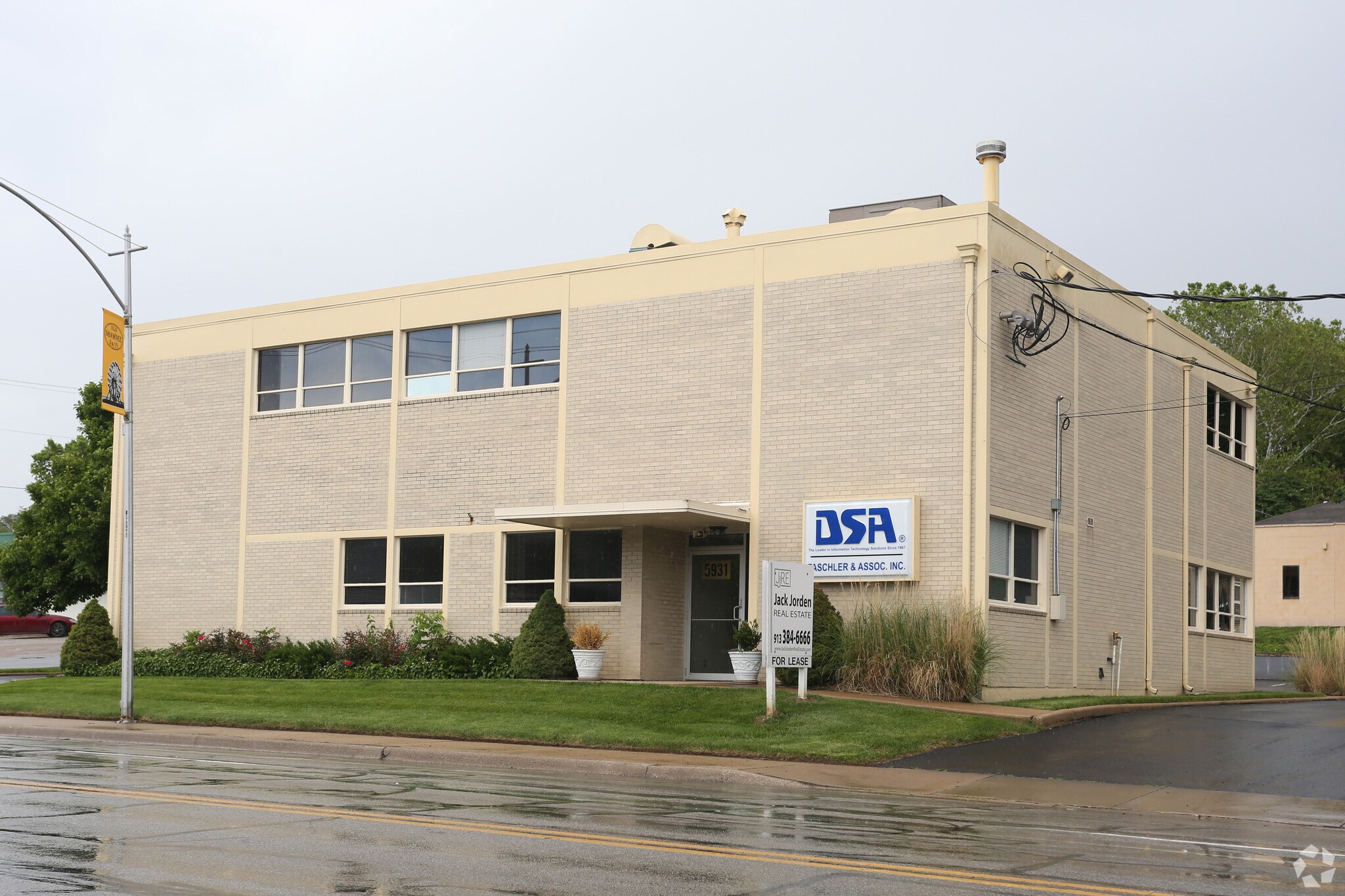 5931 Nieman Rd, Shawnee, KS for sale Primary Photo- Image 1 of 1