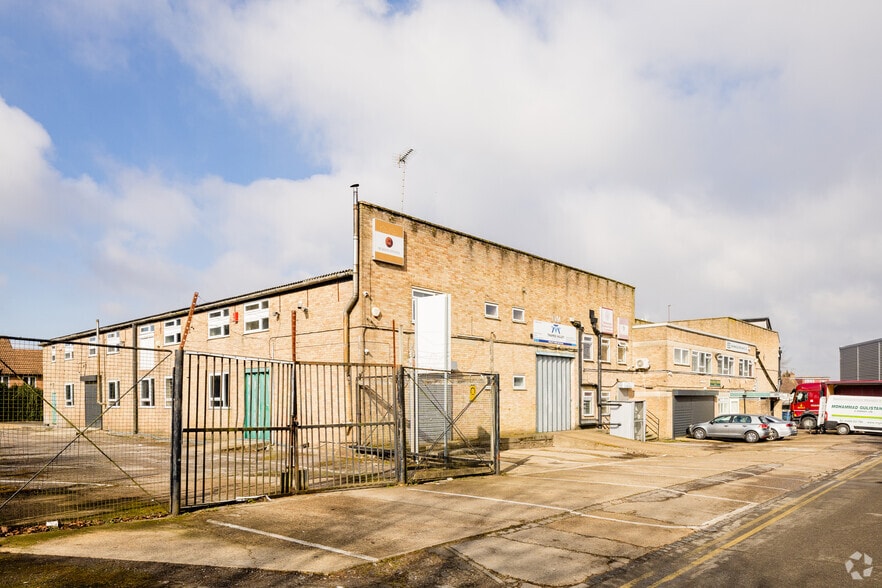 10-11 Halifax Rd, High Wycombe for sale - Primary Photo - Image 1 of 1