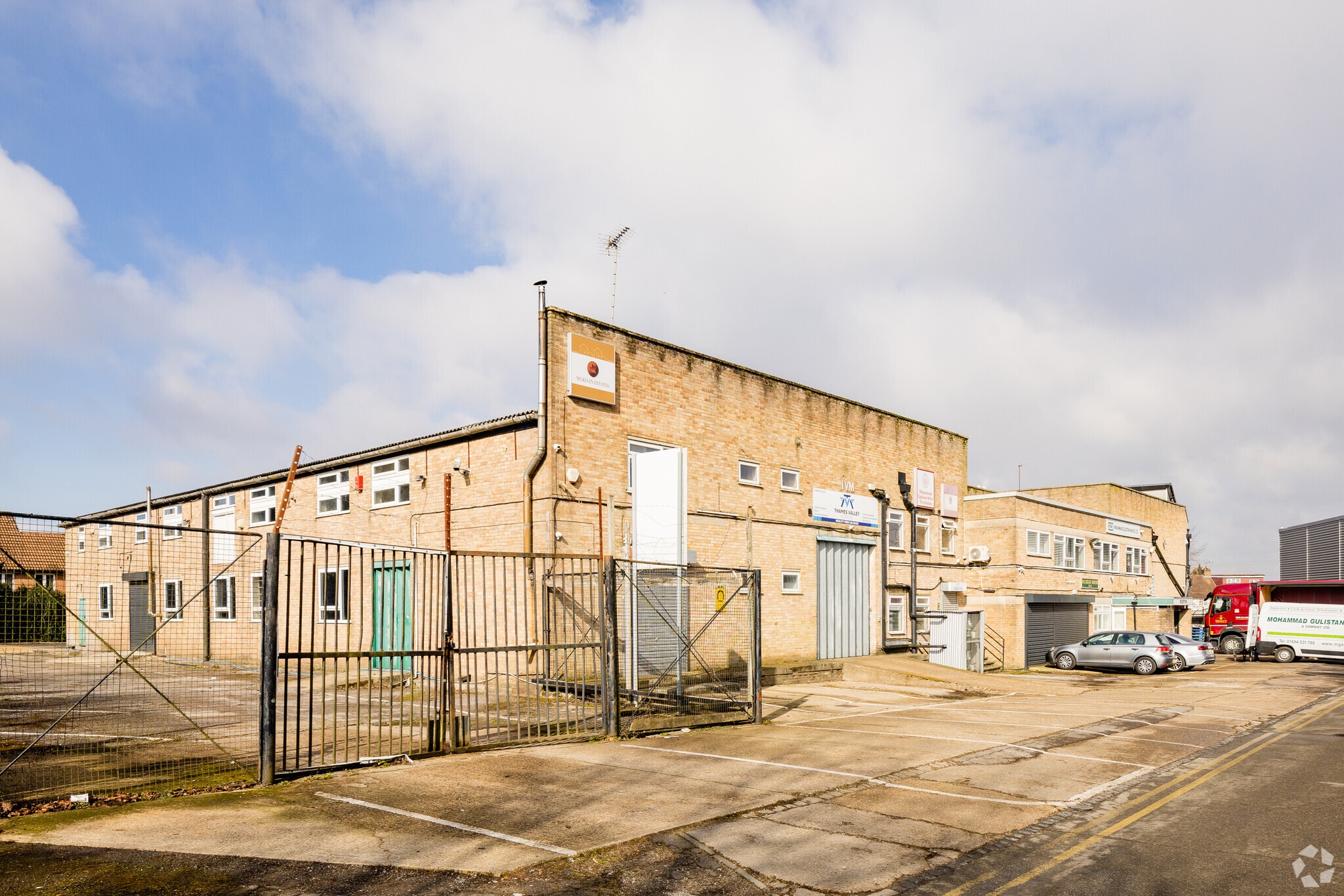 10-11 Halifax Rd, High Wycombe for sale Primary Photo- Image 1 of 1