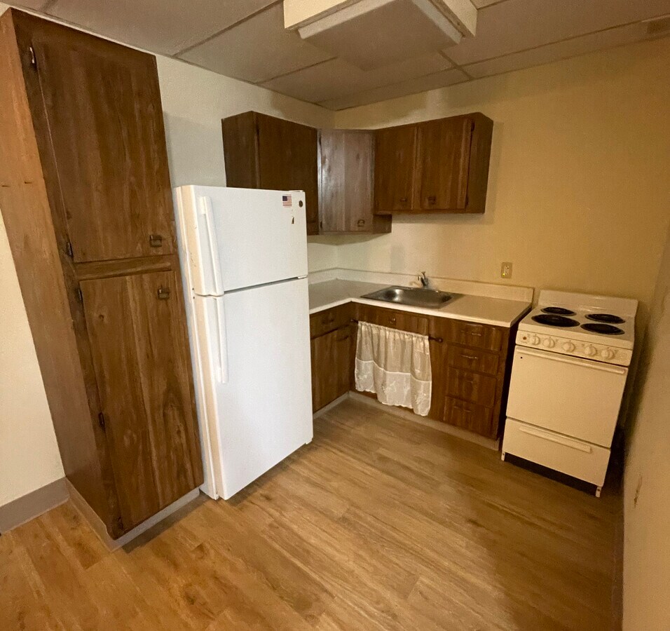 27 Sunnyside Ave, Bemus Point, NY 14712 Sunnyside Manor Apartments