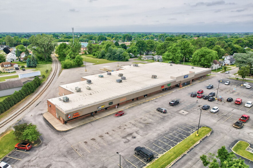 900-1000 Lafayette Ave, Bay City, MI for lease - Building Photo - Image 2 of 34