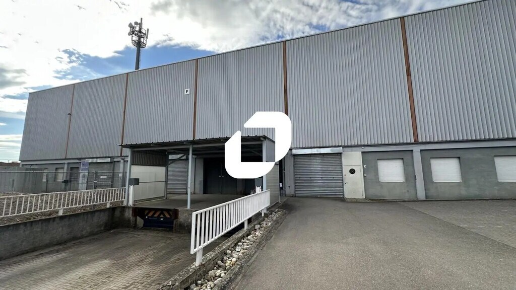 Location Local d'activités 260 m² - Photo 1