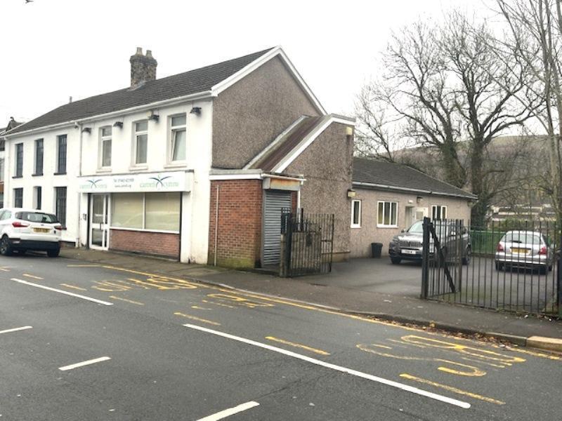 284 Brithweunydd Rd, Tonypandy for lease Primary Photo- Image 1 of 22