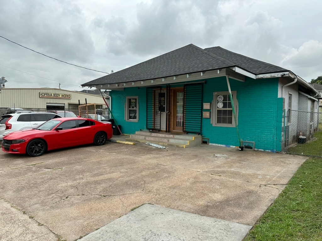 304 S Lockwood Dr, Houston, TX for lease Building Photo- Image 1 of 18