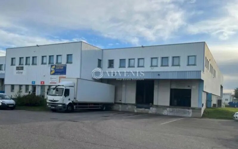 Industrial in Genas for lease Building Photo- Image 1 of 3