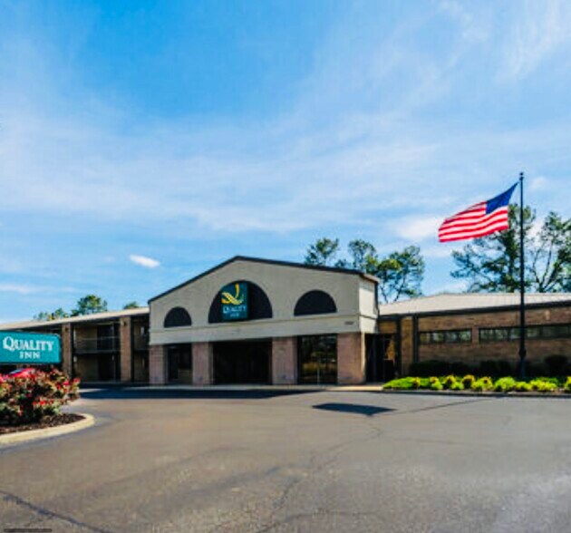 1190 N Gloster St, Tupelo, MS 38804