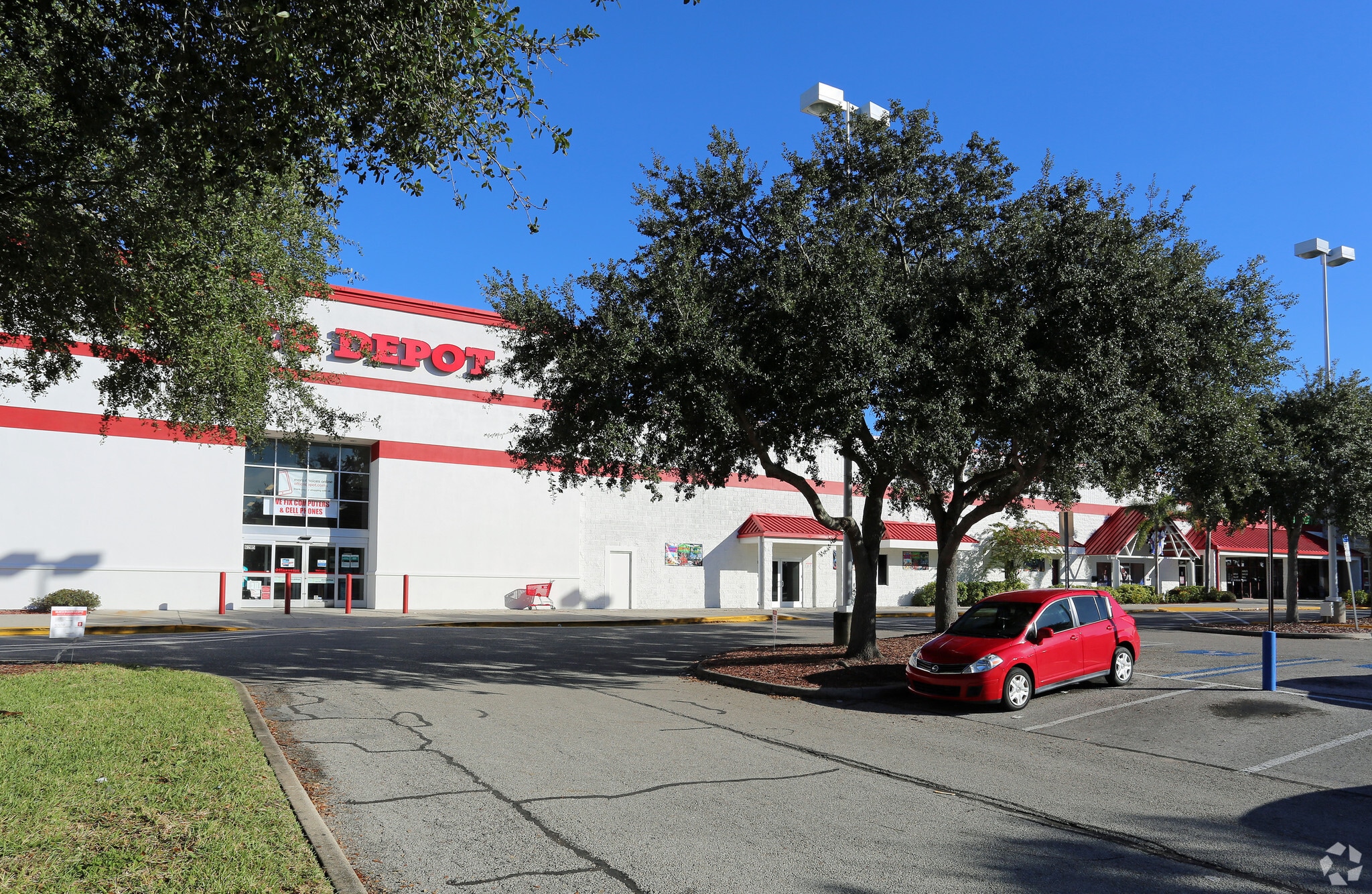 6277-6285 W Waters Ave, Tampa, FL for sale Primary Photo- Image 1 of 11