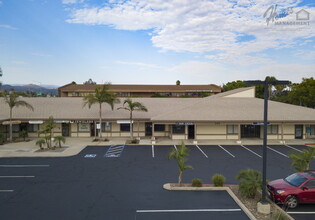 240-260 W Crest St, Escondido, CA for lease Building Photo- Image 2 of 4