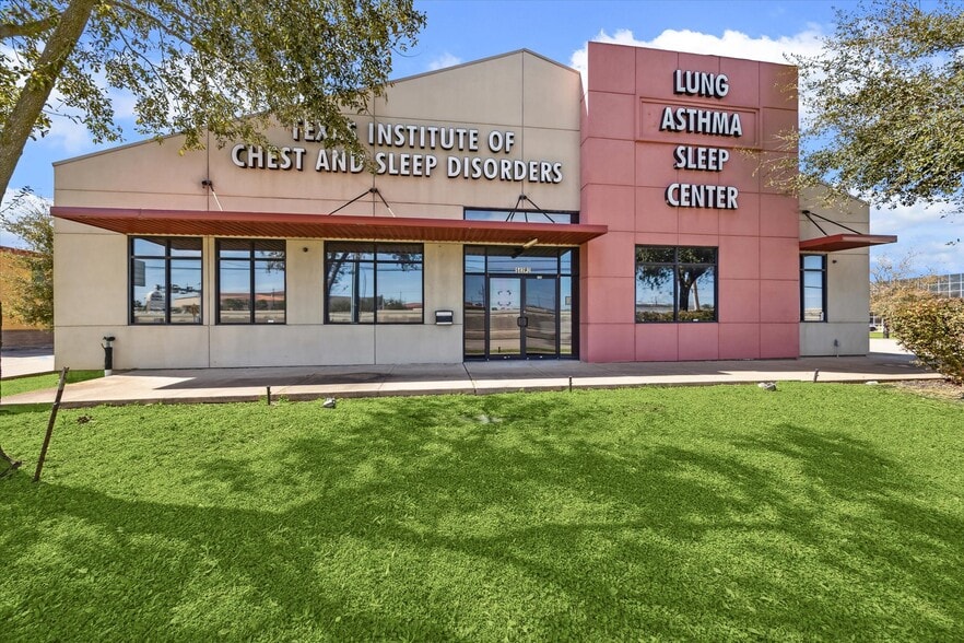 14262 Gulf Fwy, Houston, TX for sale - Building Photo - Image 1 of 14