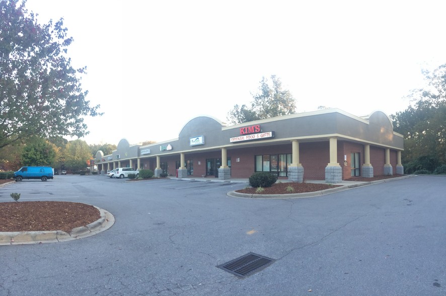 5 Regent Park Blvd, Asheville, NC for lease - Building Photo - Image 1 of 4