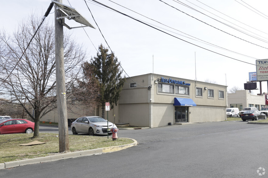 30 Wood Ave, Secaucus, NJ for lease - Primary Photo - Image 1 of 12