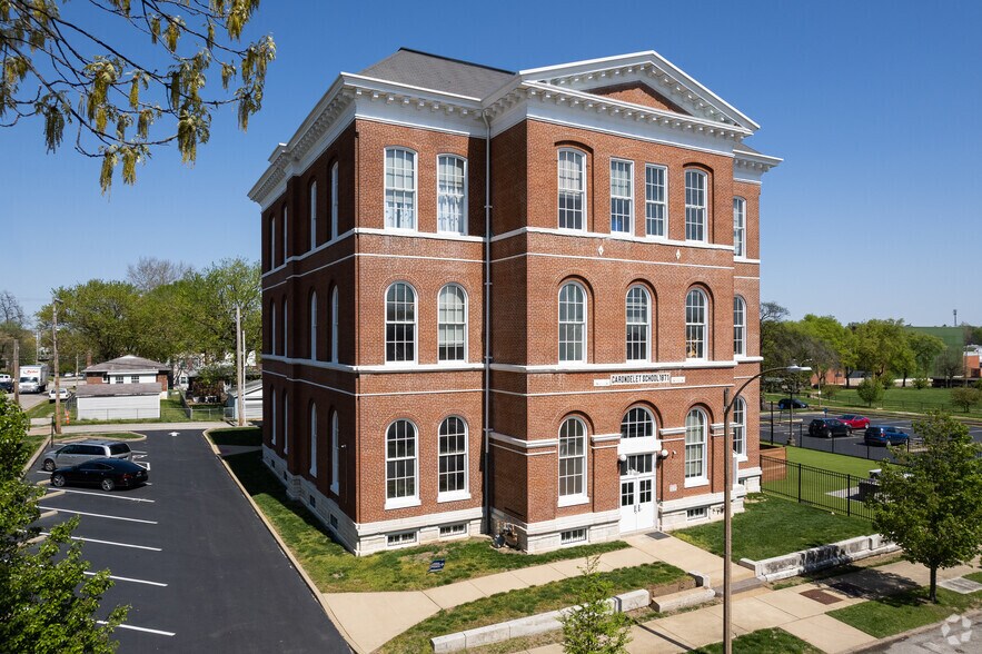 8221 Minnesota Ave, Saint Louis, MO for lease - Primary Photo - Image 1 of 6