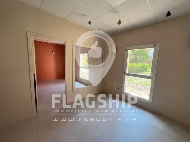 Retail in Ivry-sur-Seine for lease - Interior Photo - Image 3 of 4