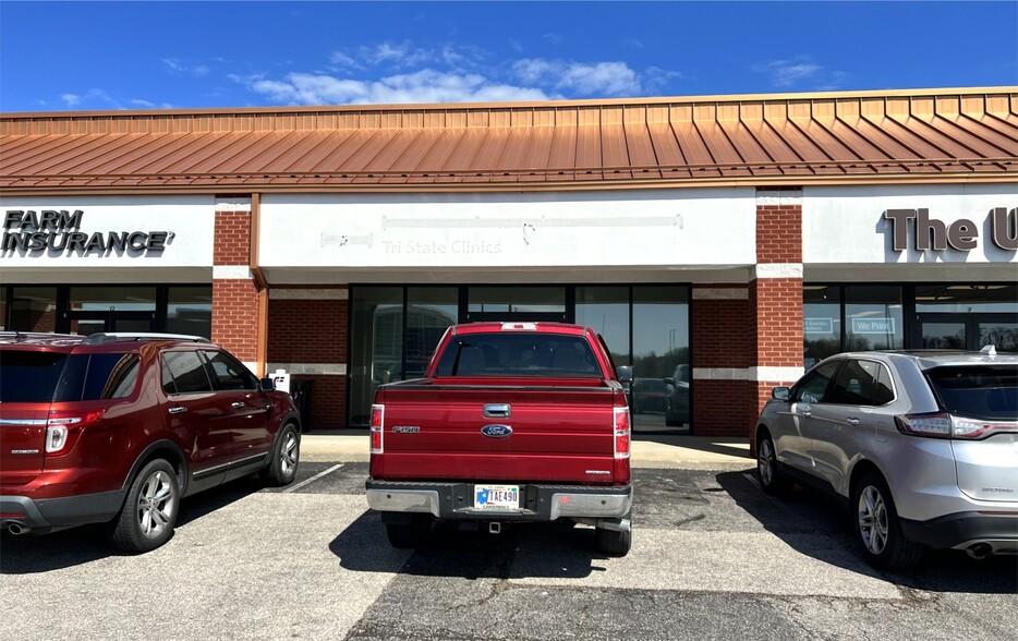 5625 Pearl Dr, Evansville, IN for lease - Building Photo - Image 2 of 6