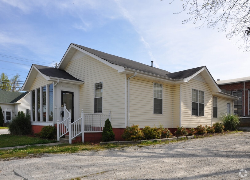 2120 Lee St, Covington, GA 30014