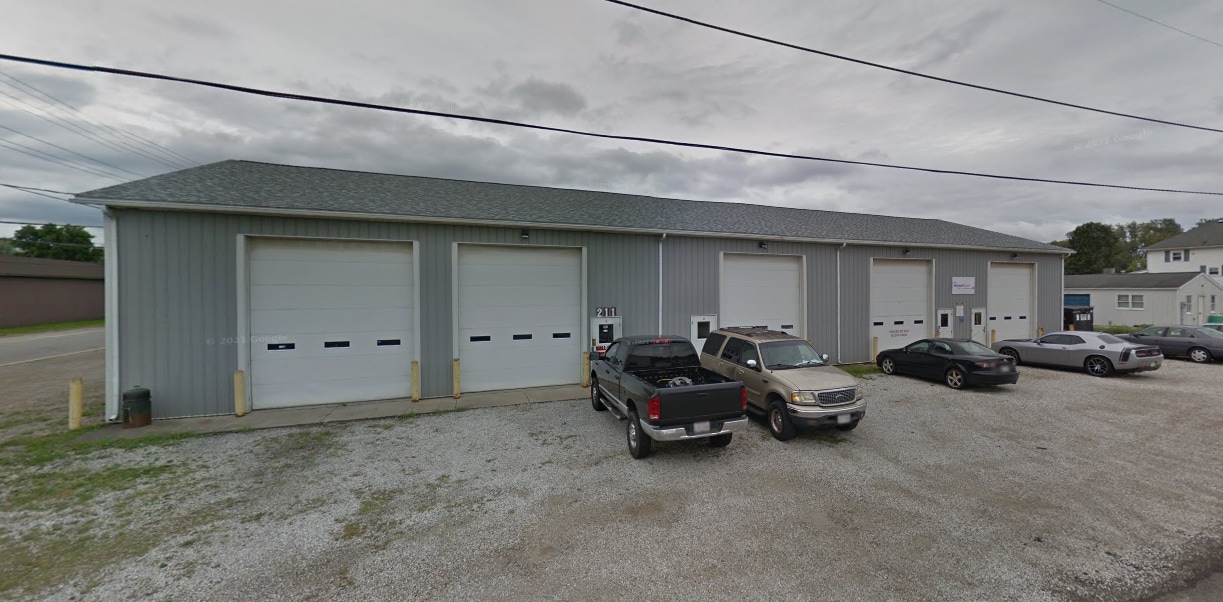 211 Montgomery Ave, Newark, OH for lease Primary Photo- Image 1 of 10