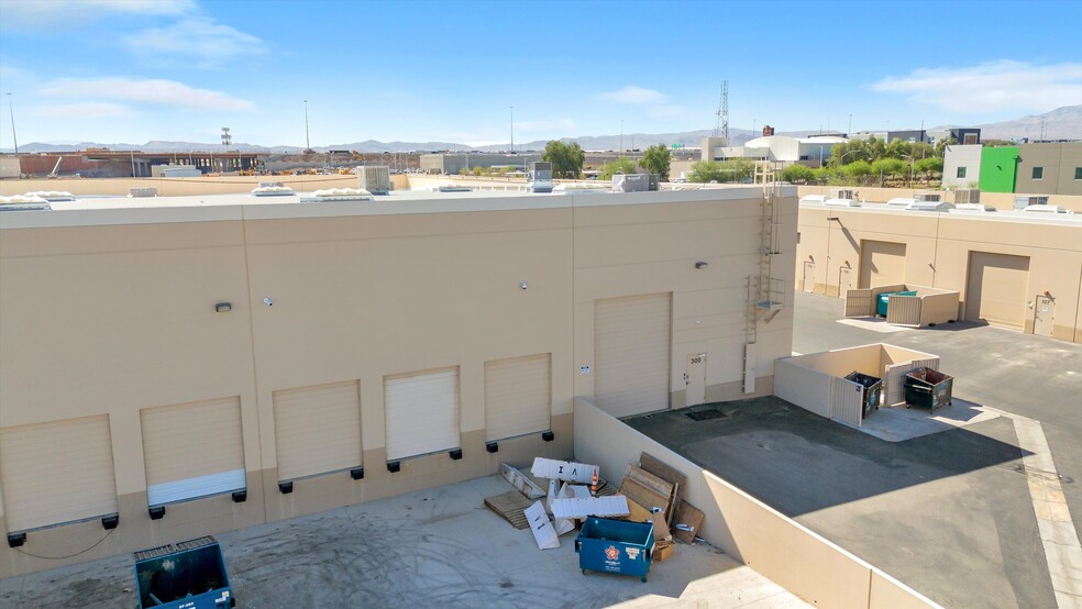 6480 Cameron St, Las Vegas, NV for lease - Building Photo - Image 3 of 8