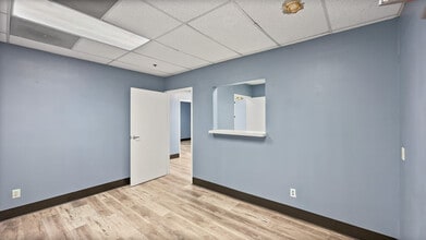 6301 Mountain Vista St, Henderson, NV for lease Interior Photo- Image 1 of 10