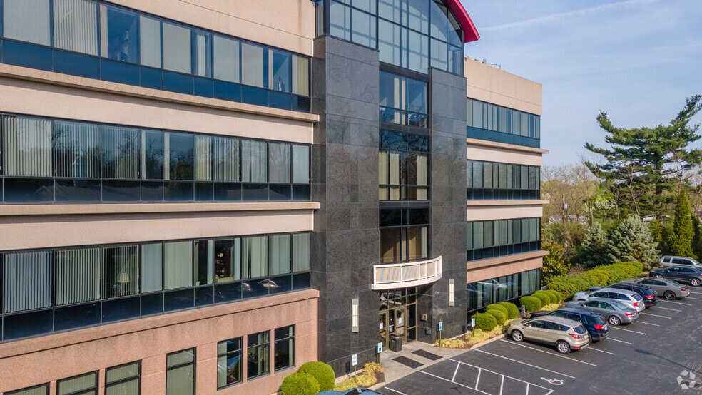 334 Beechwood Rd, Fort Mitchell, KY for lease - Building Photo - Image 2 of 4