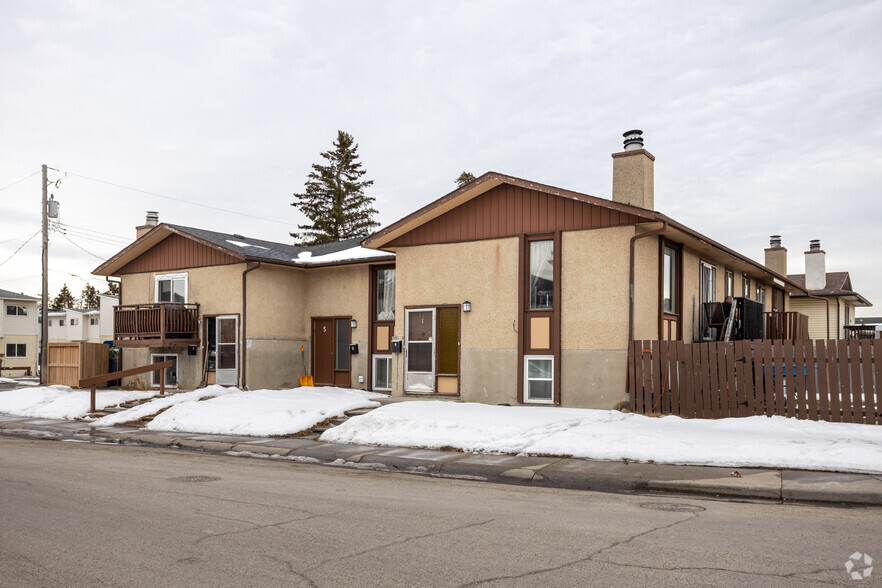 804 44 St SE, Calgary, AB for sale - Building Photo - Image 2 of 2