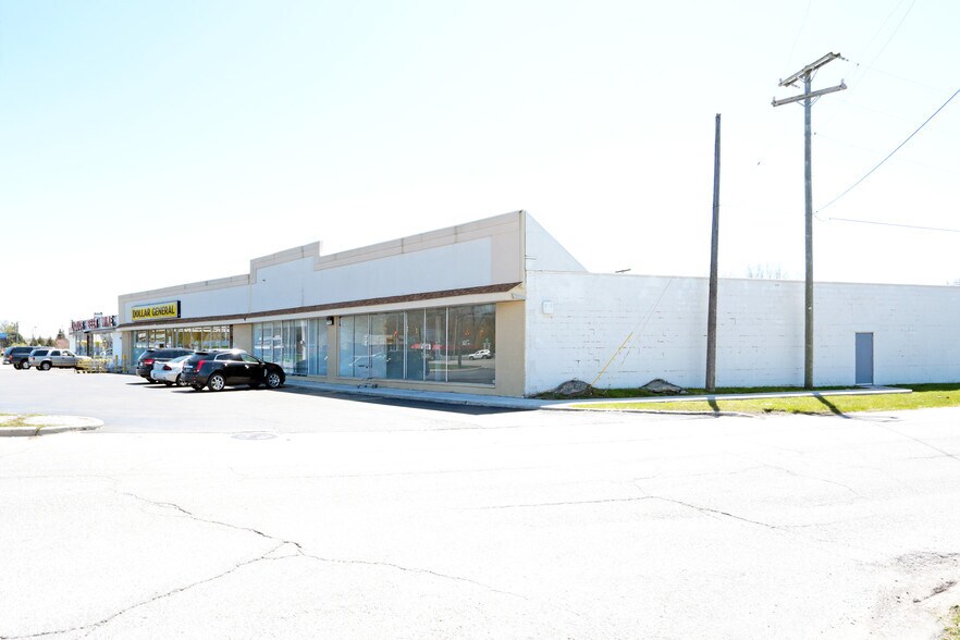 3855 Pine Grove Ave, Fort Gratiot, MI for sale - Primary Photo - Image 1 of 1