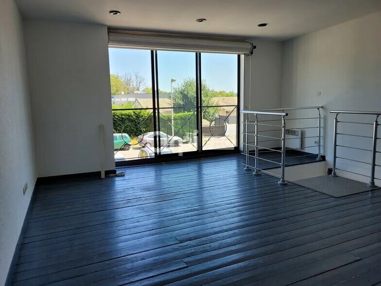 Office in Mérignac for lease - Building Photo - Image 1 of 3