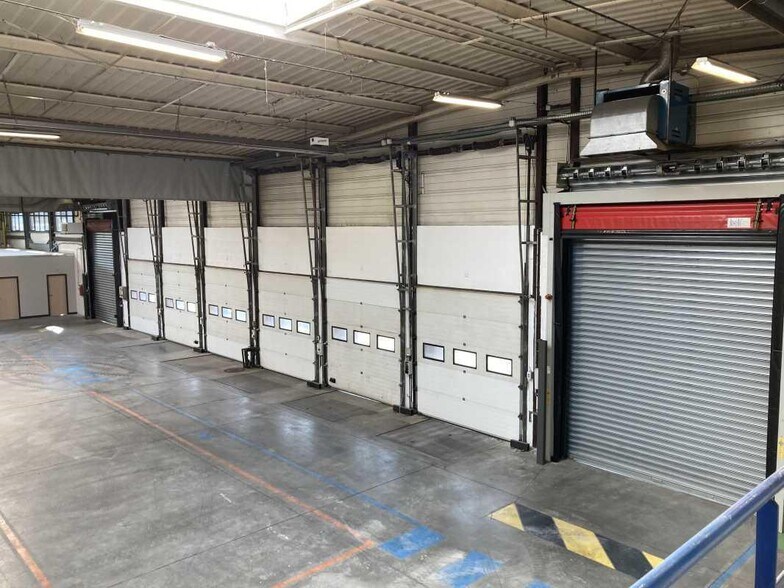 2 Route Du Dôme, Chaponost for lease - Building Photo - Image 3 of 14