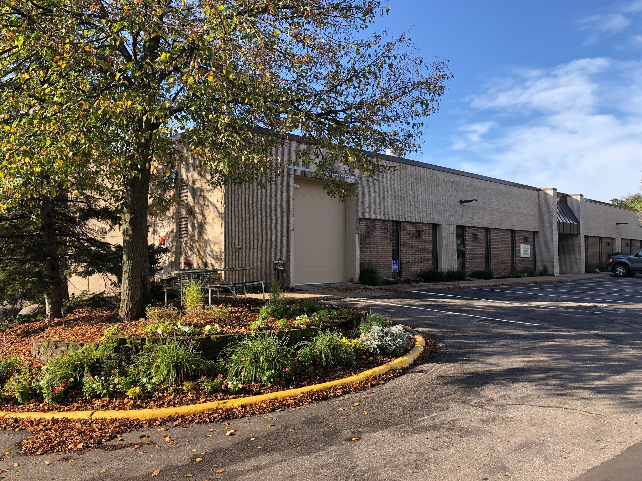 11545-11581 Encore Cir, Hopkins, MN for lease Building Photo- Image 1 of 3