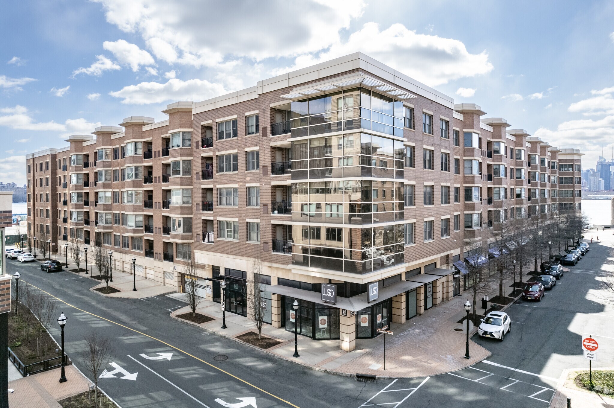 20 Avenue At Port Imperial, West New York, NJ for sale Primary Photo- Image 1 of 1