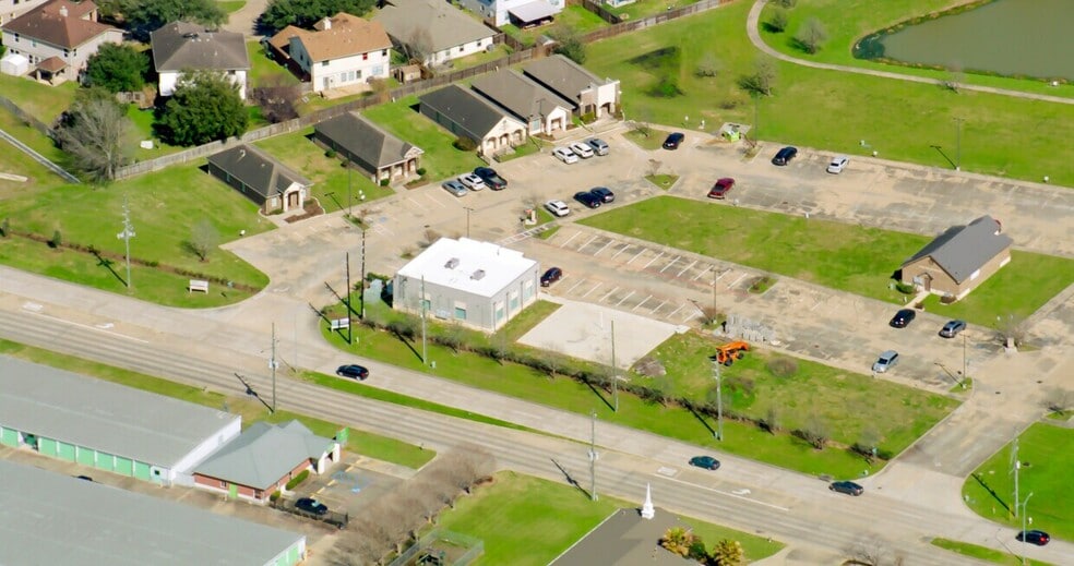 5232 Reading Way, Rosenberg, TX for sale - Building Photo - Image 1 of 13