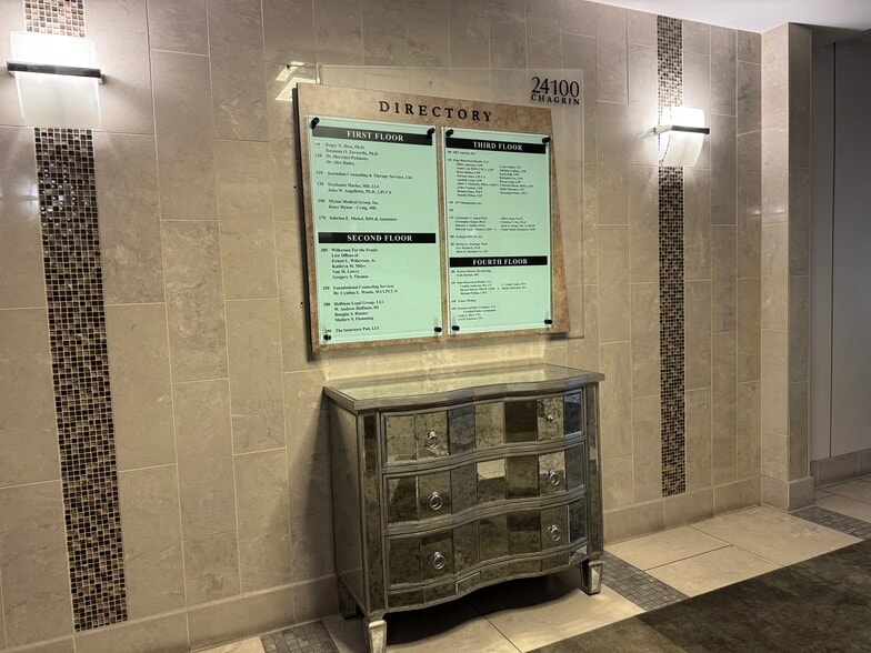 24100 Chagrin Blvd, Beachwood, OH for lease - Interior Photo - Image 3 of 4