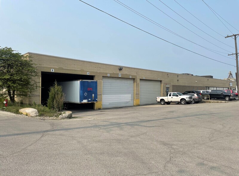 5133 W 66th St, Bedford Park, IL 60638