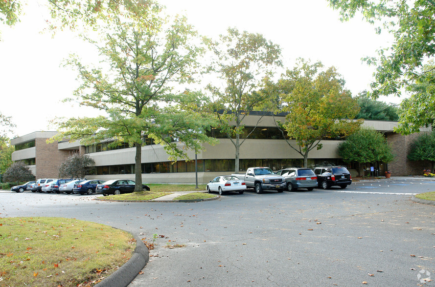 10 Talcott Notch Rd, Farmington, CT for lease - Building Photo - Image 1 of 2