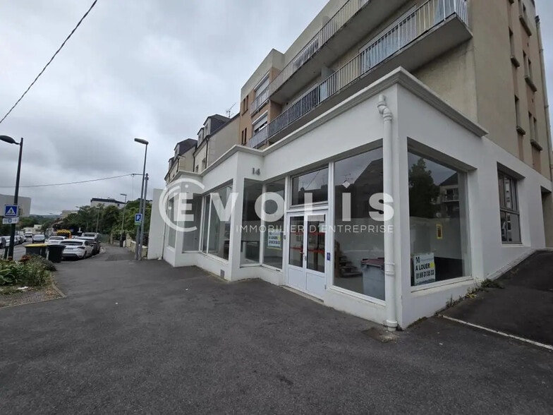 Office in Palaiseau for lease - Building Photo - Image 1 of 8