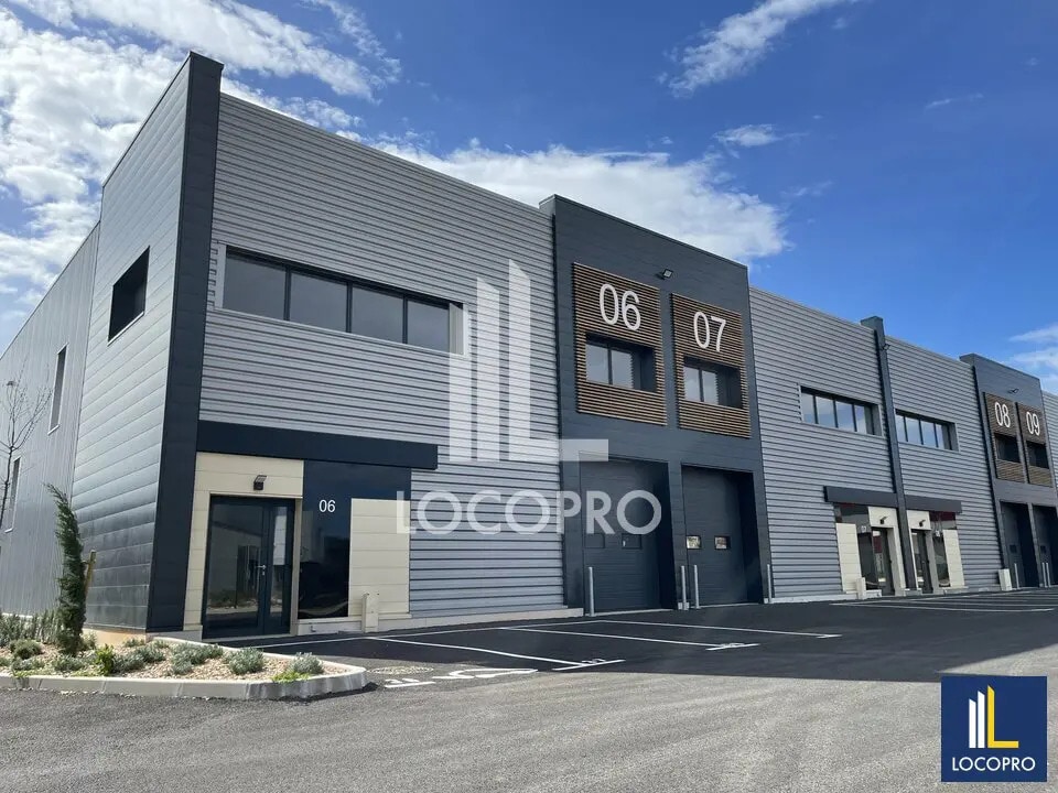 Flex in Brignoles for lease Building Photo- Image 1 of 26