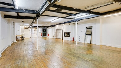 2 Nimrod Passage, London for lease Interior Photo- Image 2 of 5