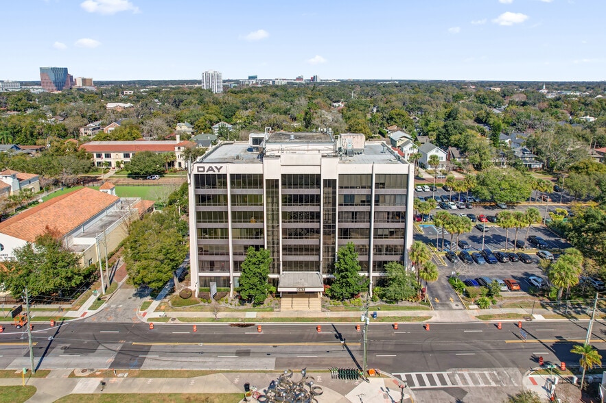 605 E Robinson St, Orlando, FL for lease - Building Photo - Image 2 of 8