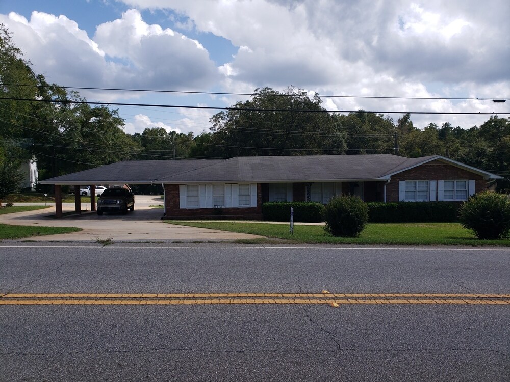 327 General Daniel Ave, Danielsville, GA 30633