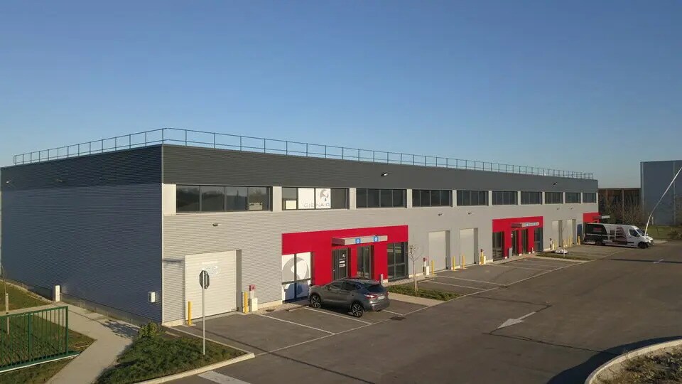 Flex in Longvic for lease Building Photo- Image 1 of 2