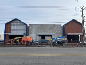 15730 SE 130th Ave, Clackamas, OR for lease Building Photo- Image 1 of 2