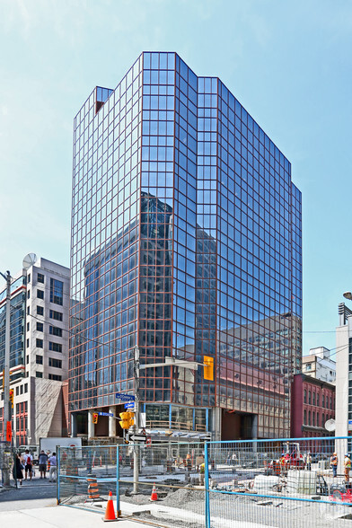 155 Queen St, Ottawa, ON for lease - Primary Photo - Image 1 of 3