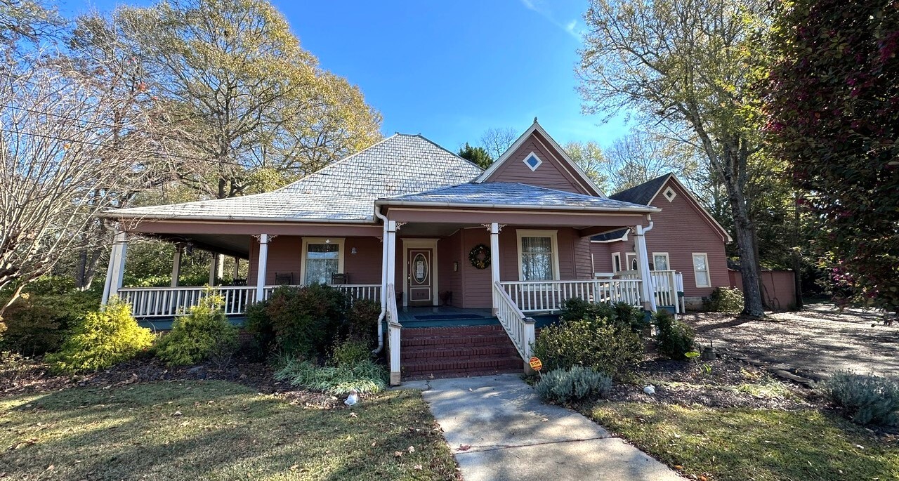 108 S Lee St, Stockbridge, GA for sale Primary Photo- Image 1 of 30