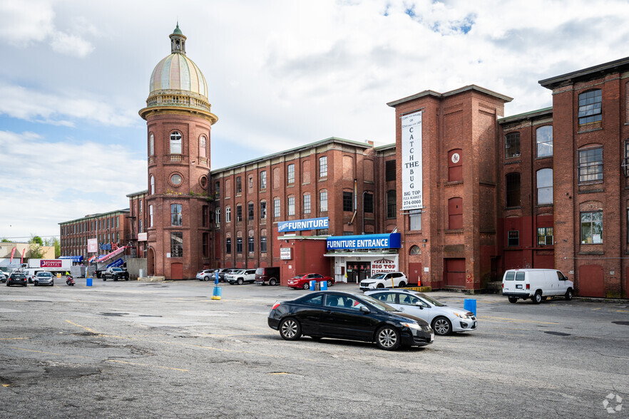 118-122 Manton Ave, Providence, RI for lease - Primary Photo - Image 1 of 18