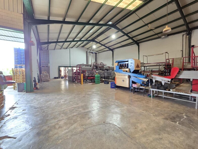 Industrial in València for sale - Building Photo - Image 2 of 18