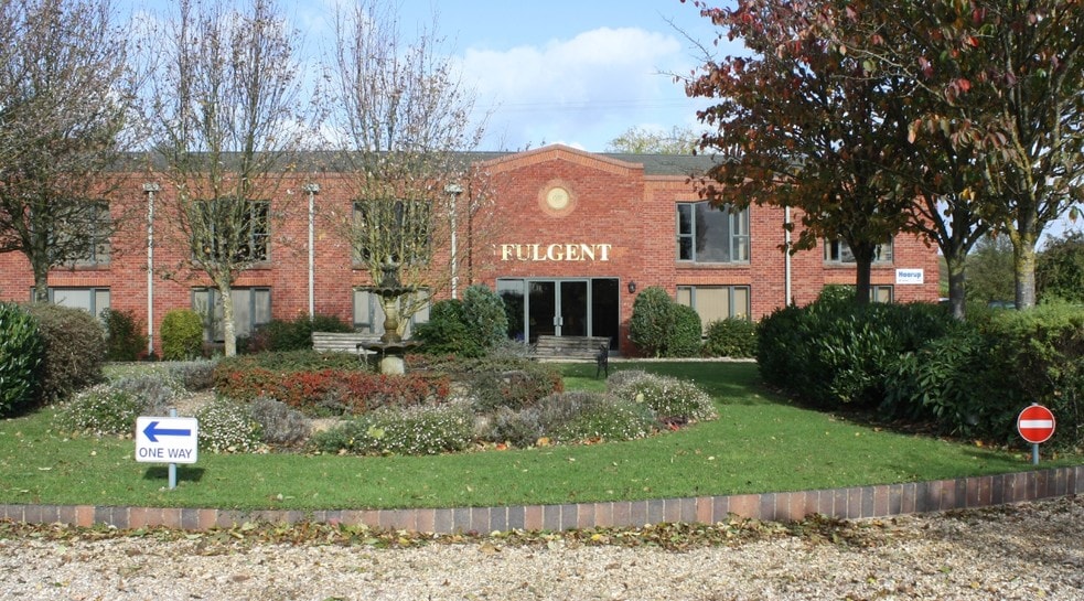 Haddonsacre Business Centre portfolio of 3 properties for sale on LoopNet.com - Primary Photo - Image 2 of 3