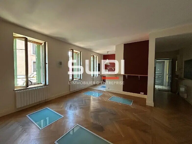 Office in Villefranche-sur-Saône for lease - Interior Photo - Image 1 of 8