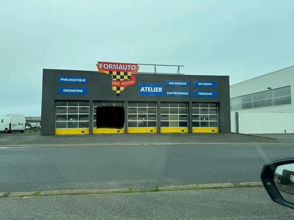 Retail in Saint-Pol-de-Léon for sale Building Photo- Image 1 of 2